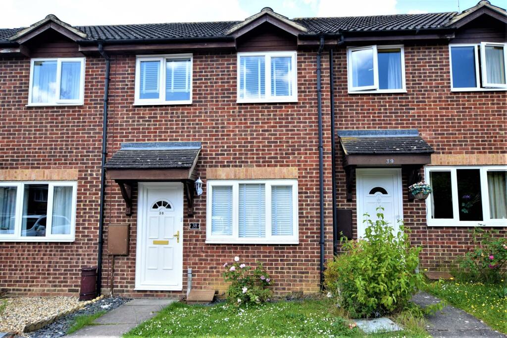 2 bedroom terraced house for rent in Stockley Close, Haverhill, CB9