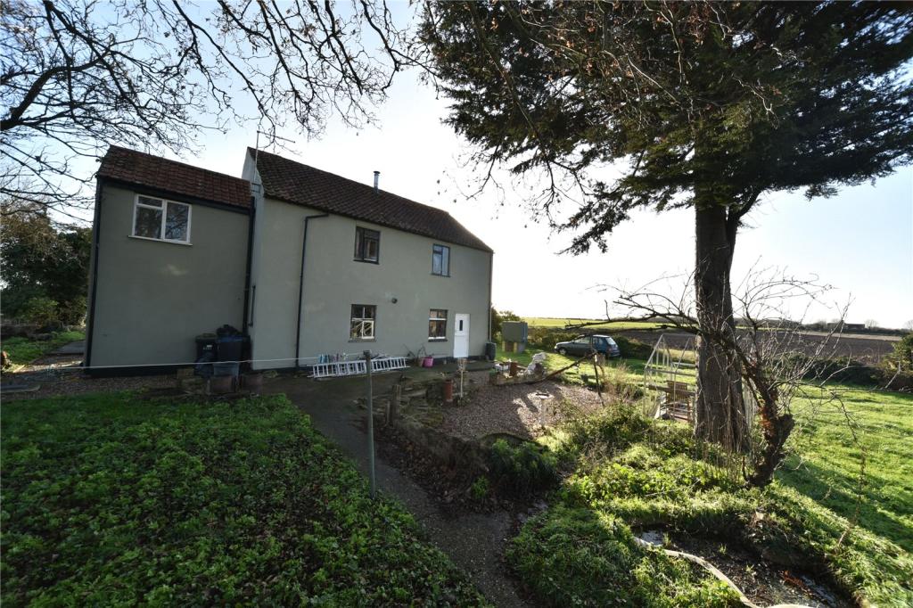 4 bedroom detached house for sale in Temple Road, Isleham, Ely