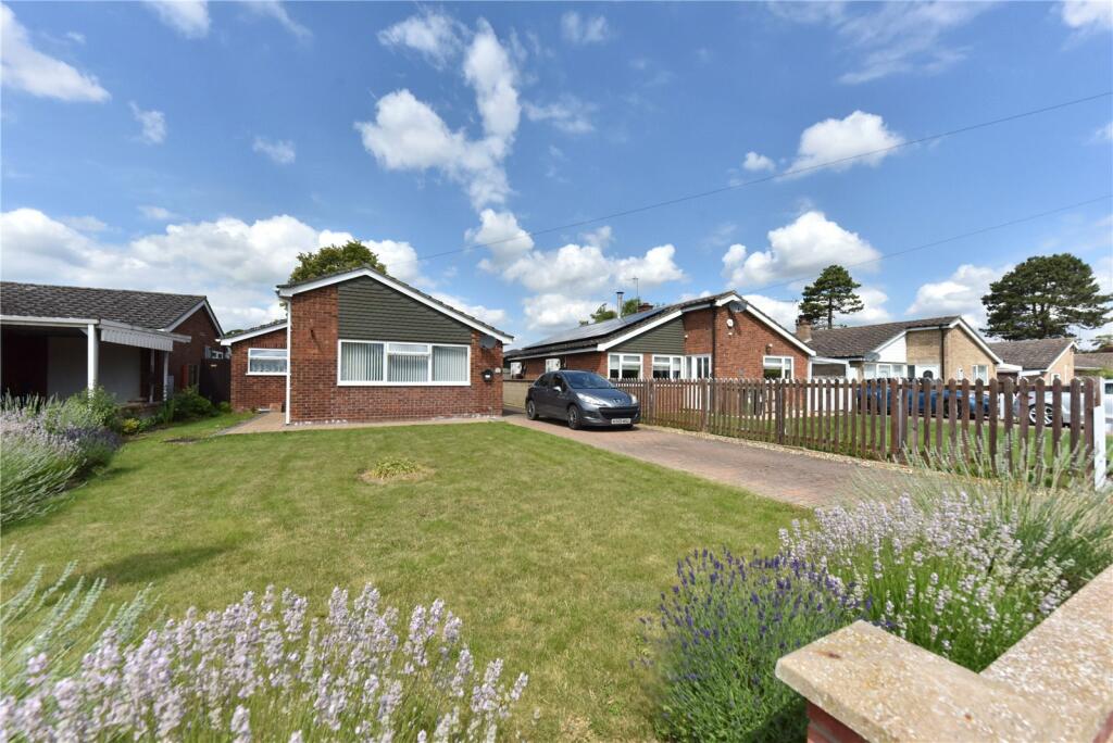2 bedroom bungalow for sale in Nightingale Lane, Feltwell, Thetford