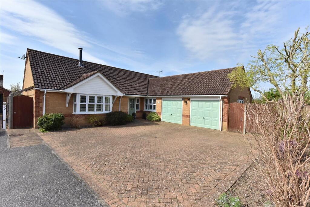 3 bedroom bungalow for sale in Briscoe Way, Lakenheath, Brandon