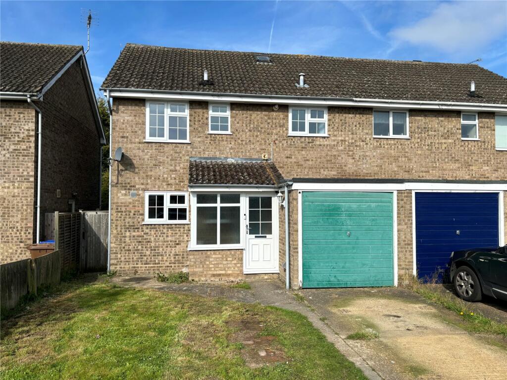 5 bedroom semidetached house for rent in Sanderling Close, Mildenhall