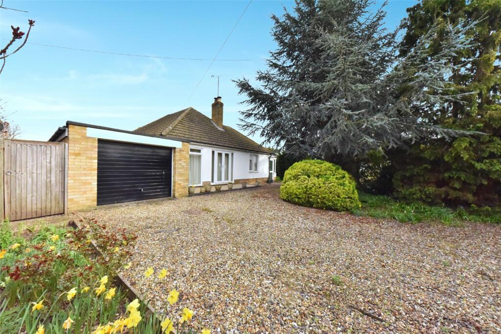 2 bedroom bungalow for sale in Kingsway, Mildenhall, Bury St. Edmunds