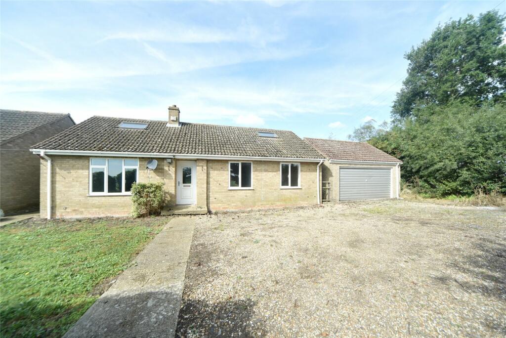 3 bedroom bungalow for rent in Peacocks Farm, Mildenhall Road