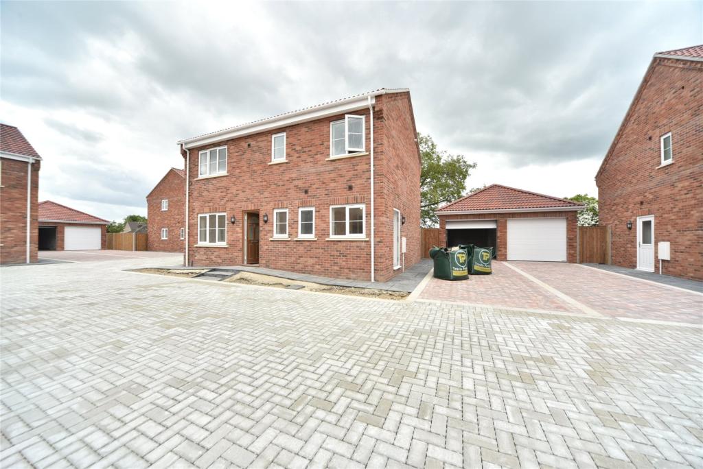 4 bedroom detached house for sale in Skye Gardens, Feltwell, Thetford