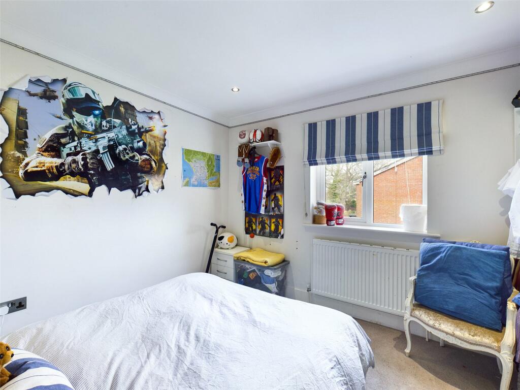 3 bedroom semidetached house for sale in Brinsons Close, Burton