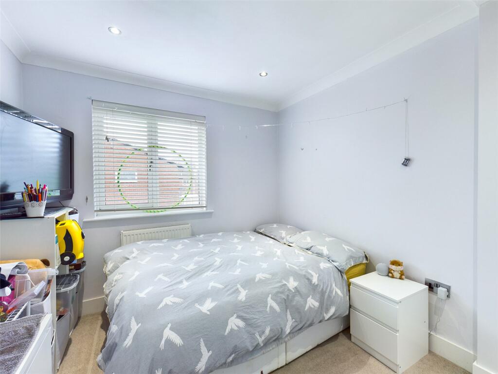 3 bedroom semidetached house for sale in Brinsons Close, Burton