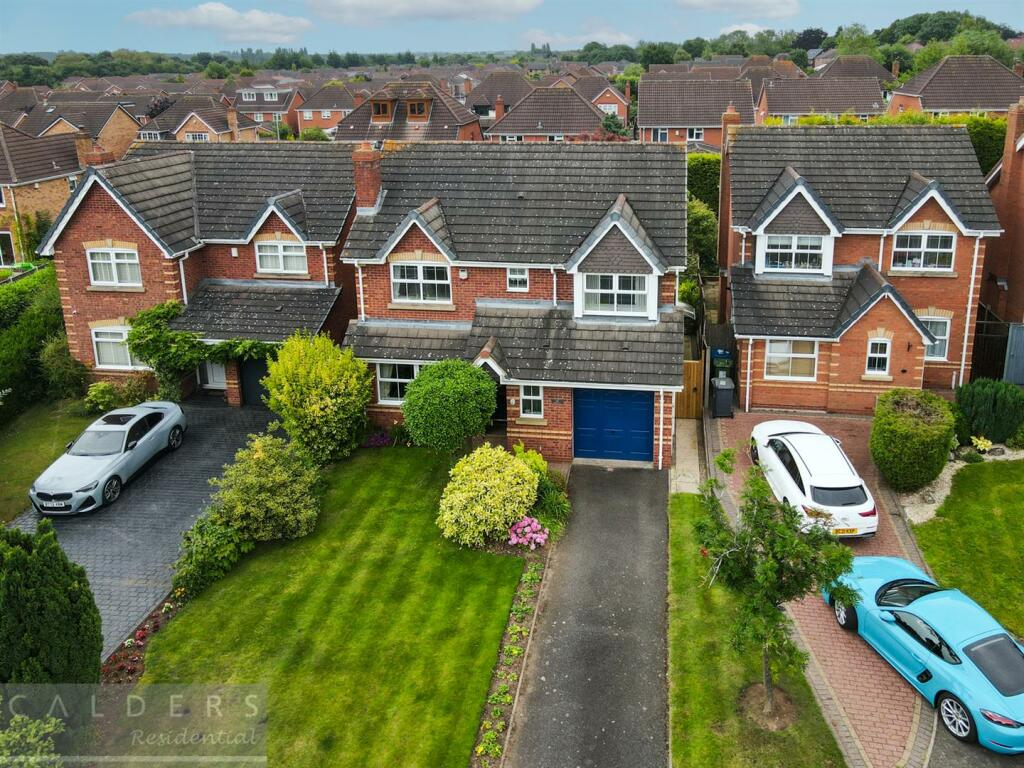 4 bedroom detached house for sale in Stonehaven, Amington, Tamworth, B77