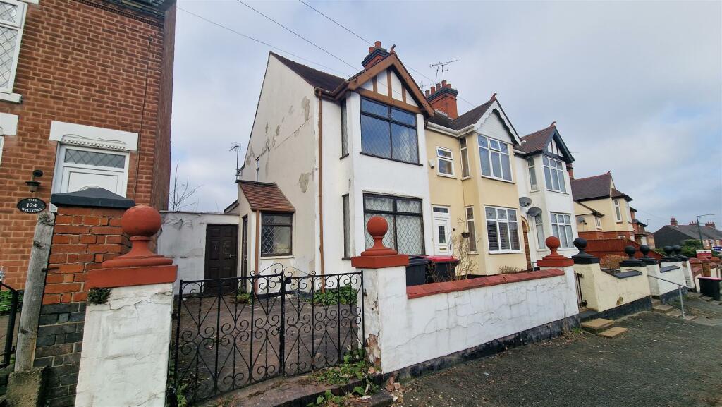 2 bedroom semidetached house for sale in Coleshill Road, Atherstone, CV9