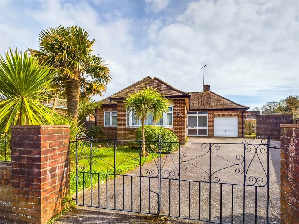 3 bedroom bungalow for sale in Ridgefield Gardens, Highcliffe, Dorset, BH23
