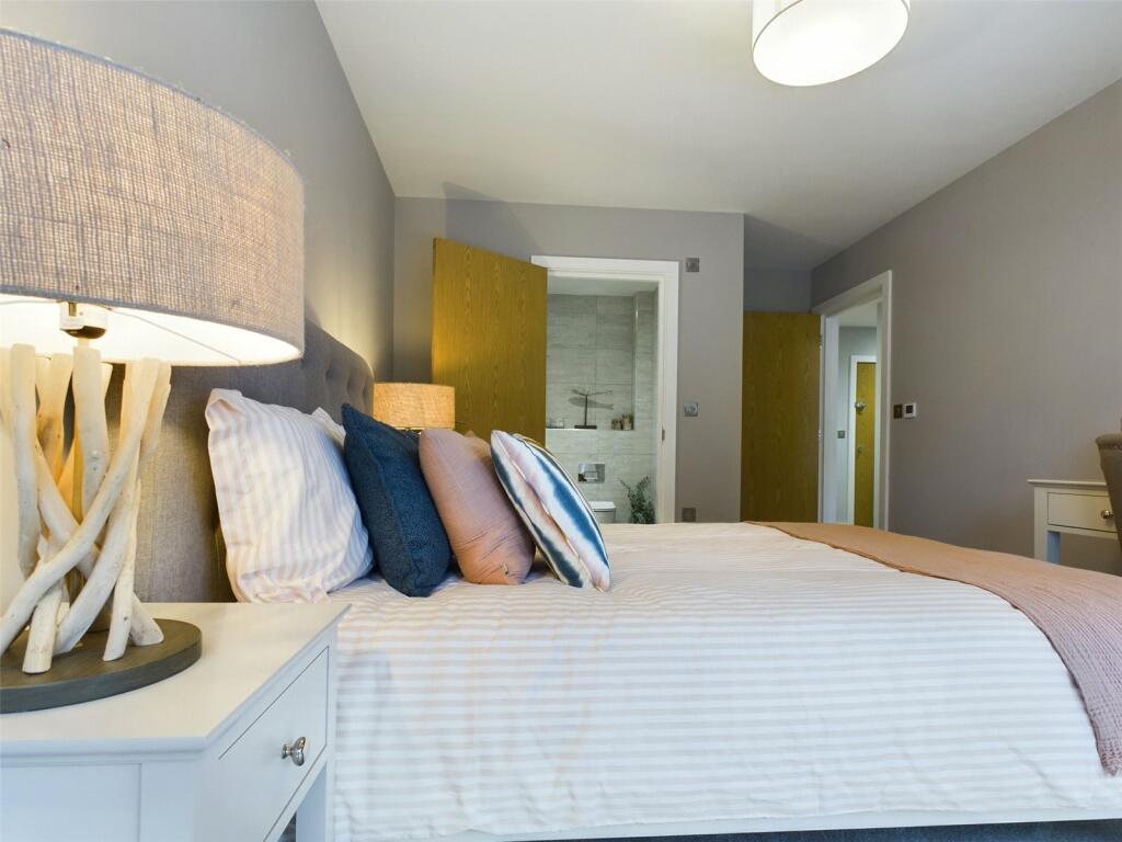 Additional property image - Wortley Road, Highcliffe, Christchurch, Dorset, BH23
