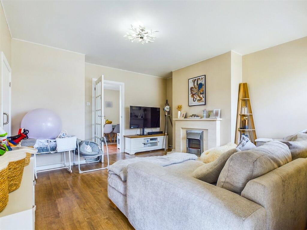 Additional property image - Rowan Drive, Highcliffe, Dorset, BH23