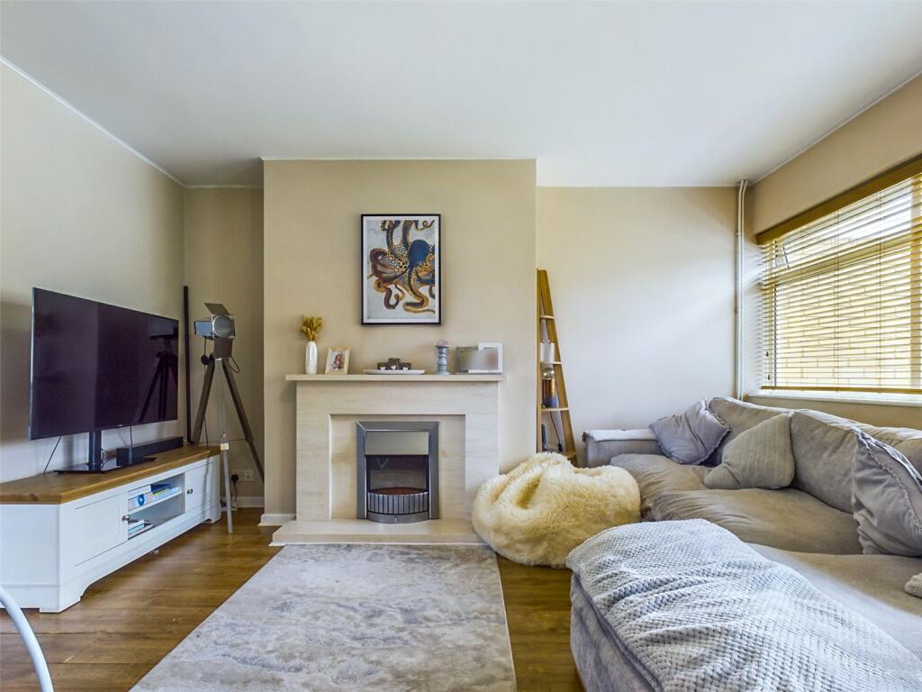 Additional property image - Rowan Drive, Highcliffe, Dorset, BH23