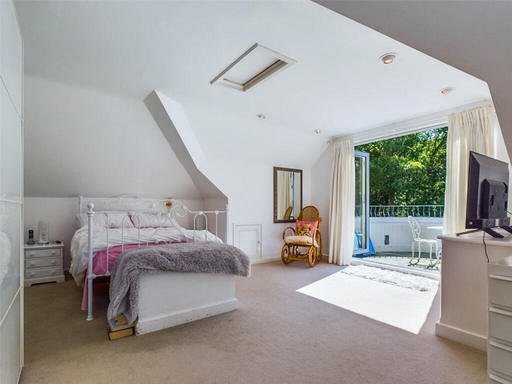 Additional property image - Elphinstone Road, Highcliffe, Christchurch, Dorset, BH23
