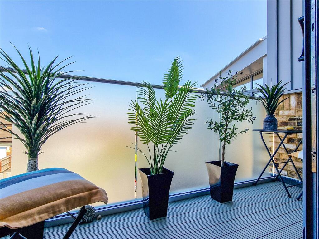 Additional property image - Waterford Road, Highcliffe, Christchurch, Dorset, BH23