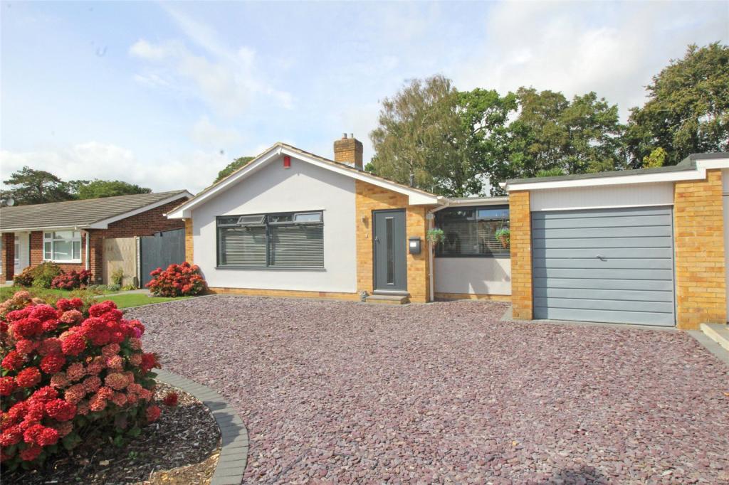 4 bedroom bungalow for sale in Pinewood Road, Highcliffe, Christchurch