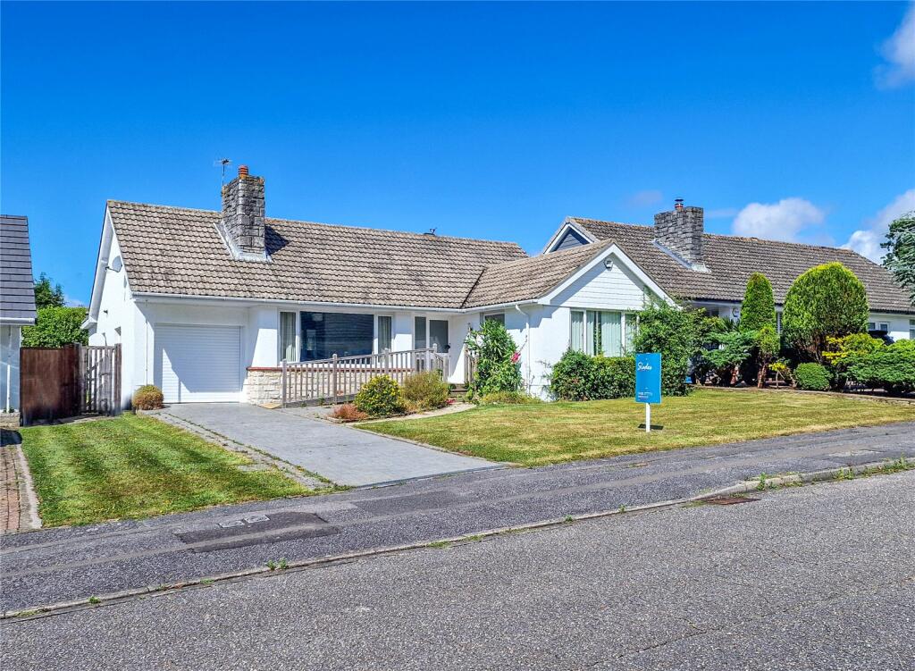 2 bedroom bungalow for sale in Haslemere Avenue, Highcliffe