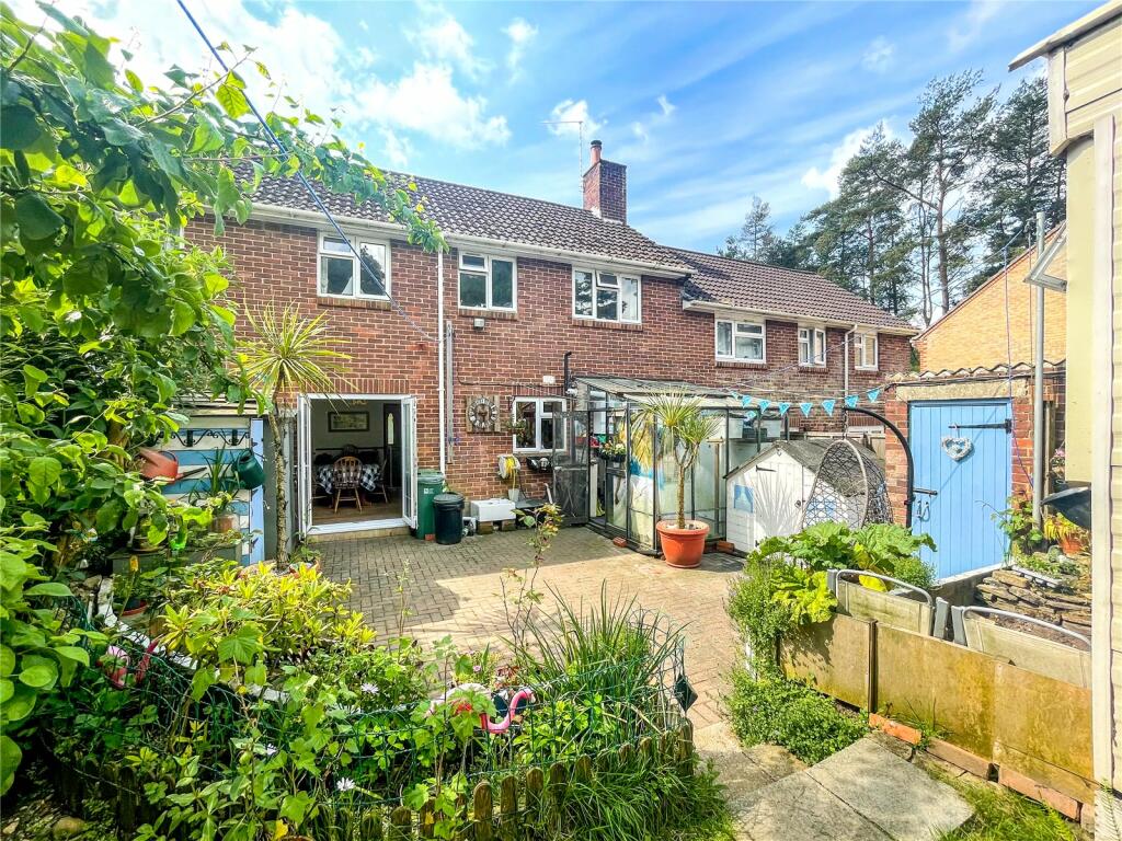 3 bedroom terraced house for sale in Burnt House Lane, Bransgore