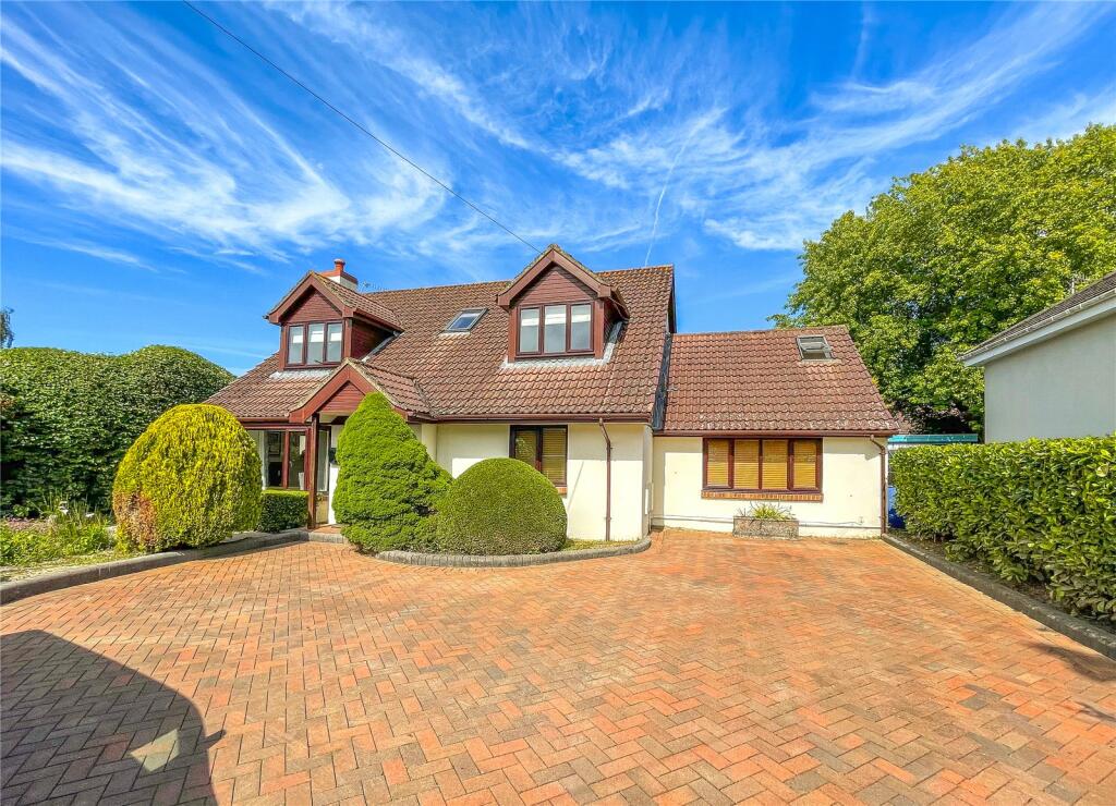 4 bedroom detached house for sale in West Road, Bransgore, Christchurch
