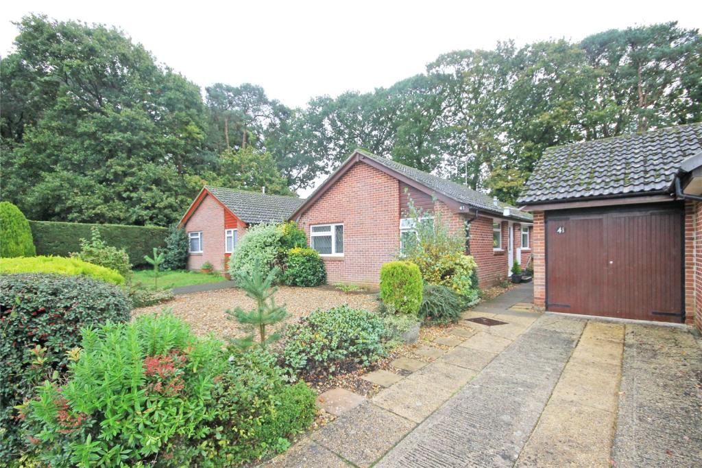 2 bedroom bungalow for sale in Brookside Road, Bransgore, Christchurch