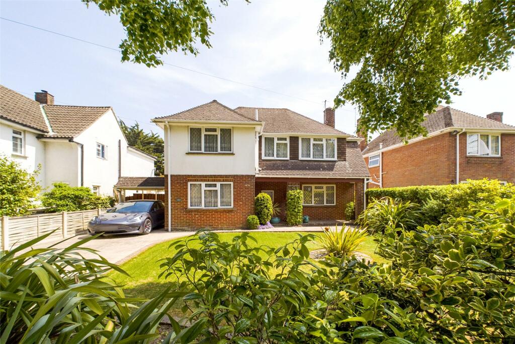 3 bedroom detached house for sale in Holdenhurst Avenue, East