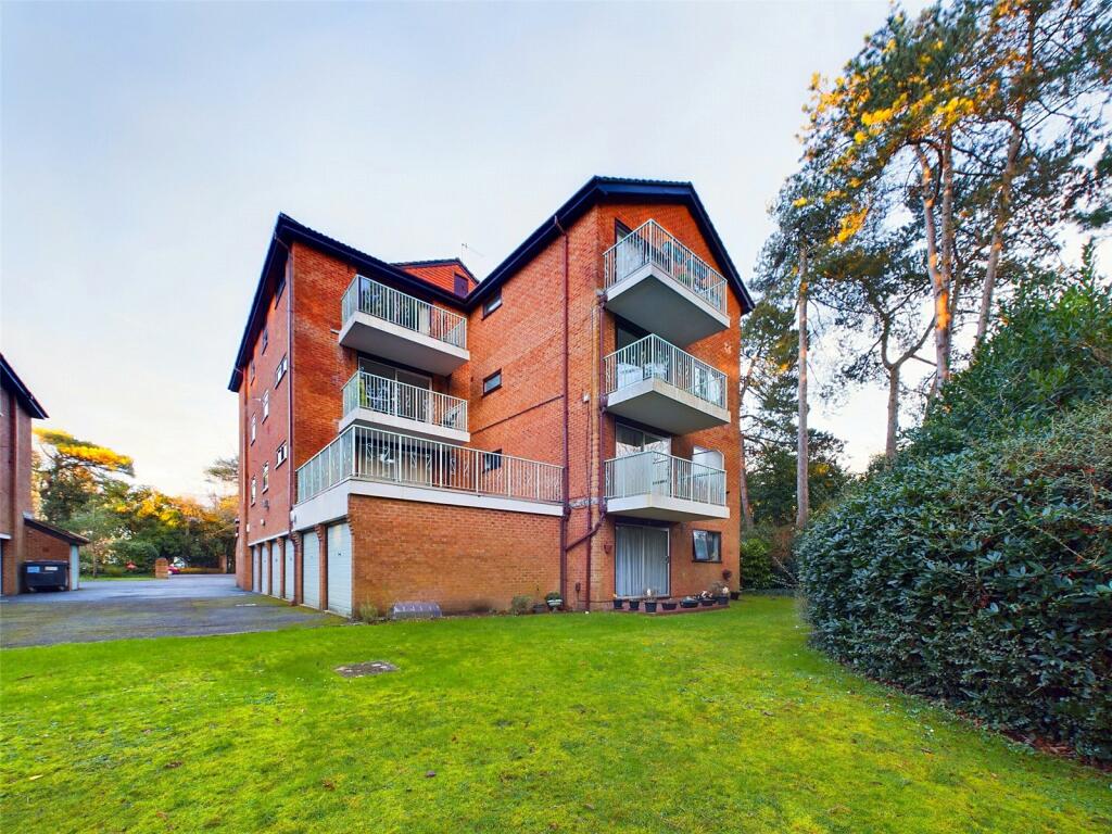 2 bedroom apartment for sale in Dean Park Road, Bournemouth, BH1