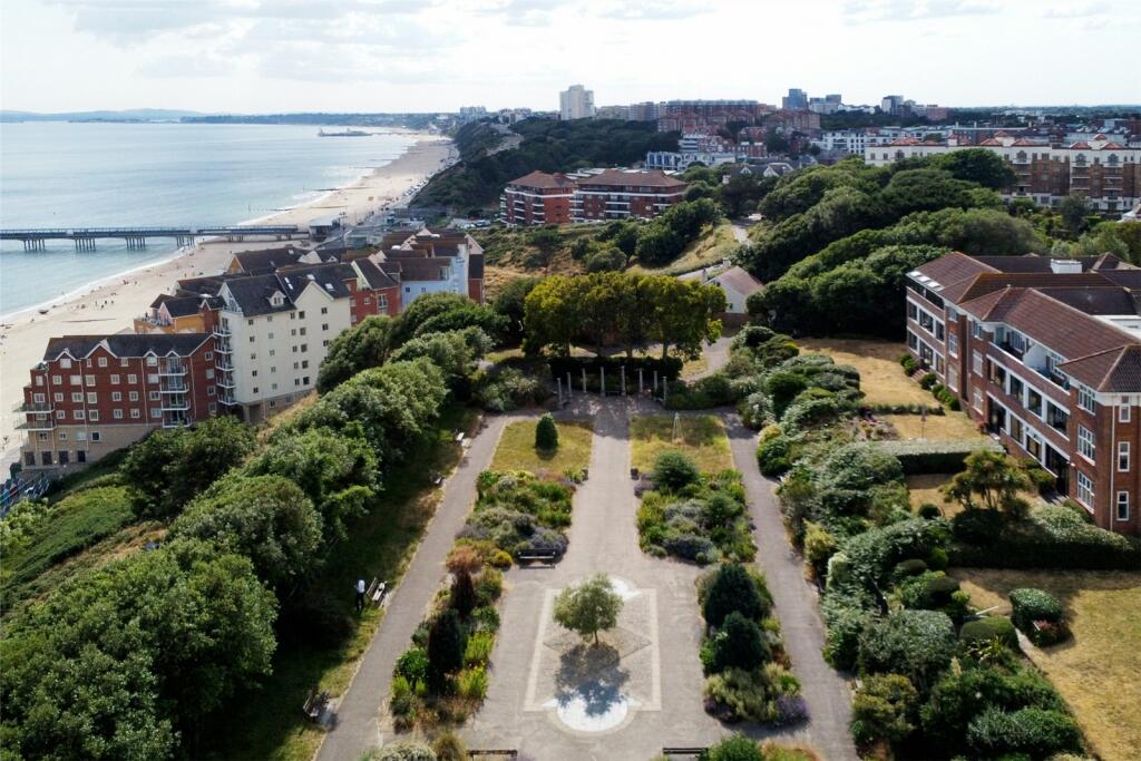 3 bedroom apartment for sale in Cliff Road, Bournemouth, BH5