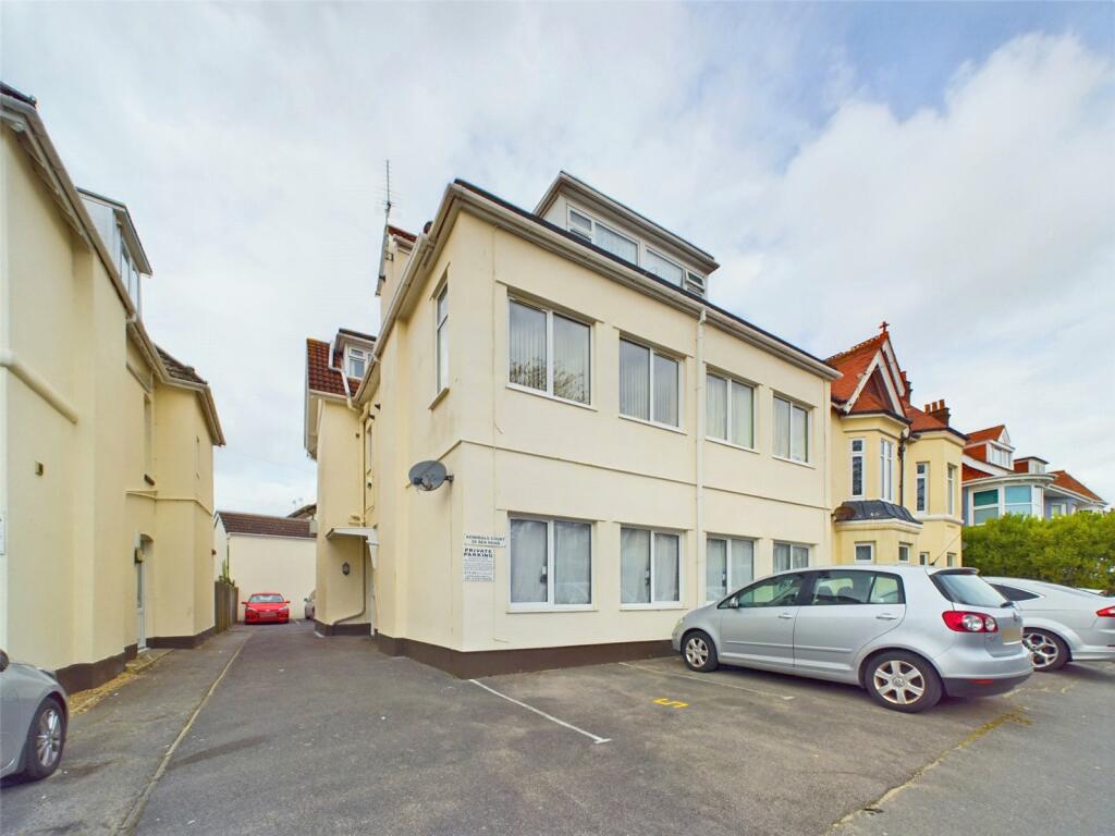 2 bedroom apartment for sale in Sea Road, Bournemouth, BH5