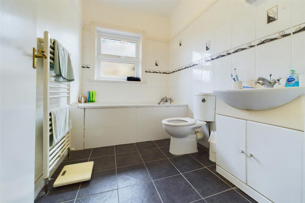 Additional property image - St. Albans Avenue, Queens Park, Bournemouth, Dorset, BH8