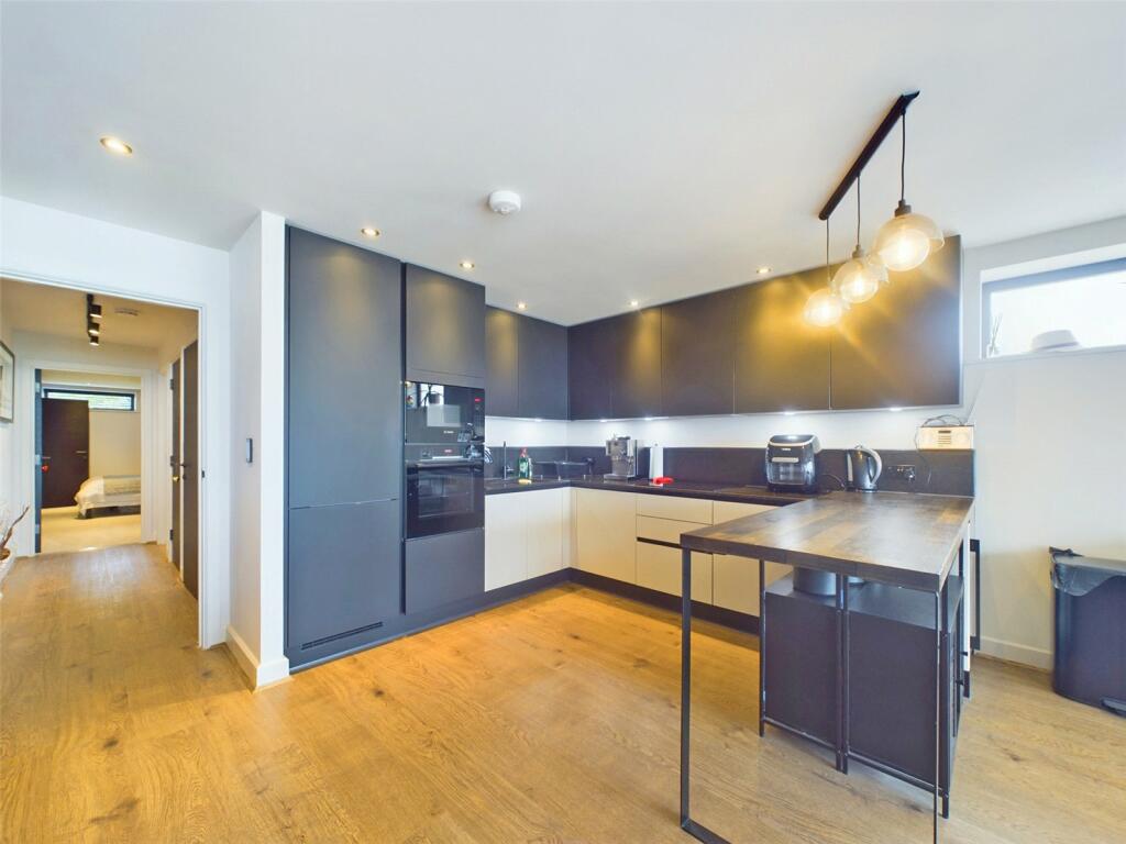 Additional property image - Boscombe Overcliff Drive, Bournemouth, Dorset, BH5
