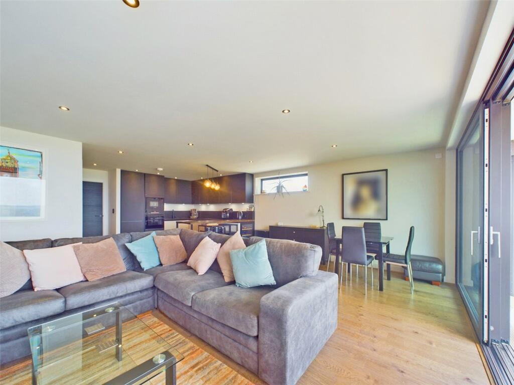 Additional property image - Boscombe Overcliff Drive, Bournemouth, Dorset, BH5