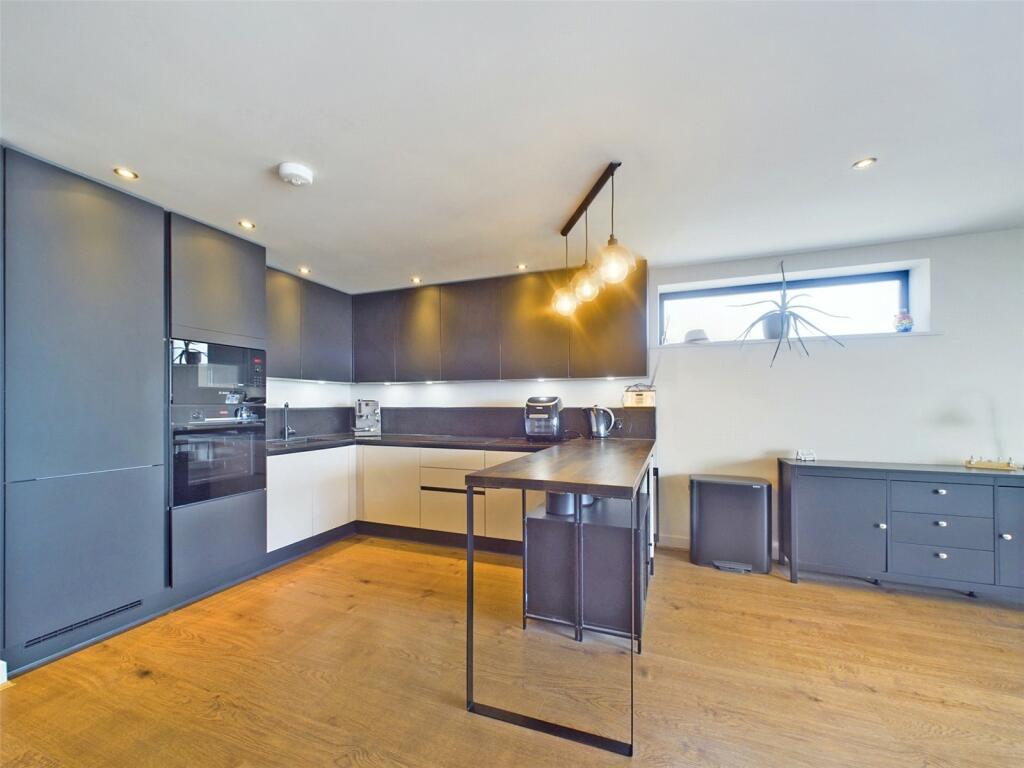 Additional property image - Boscombe Overcliff Drive, Bournemouth, Dorset, BH5