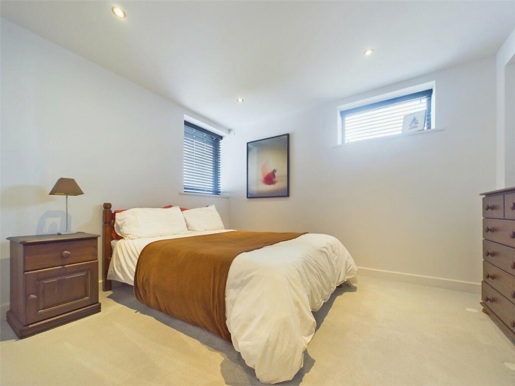 Additional property image - Boscombe Overcliff Drive, Bournemouth, Dorset, BH5