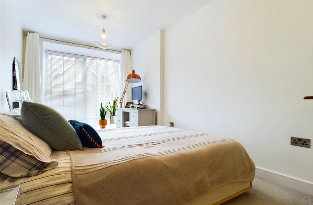 Additional property image - Restormel Lodge, 46-48 Southbourne Grove, Bournemouth, Dorset, BH6