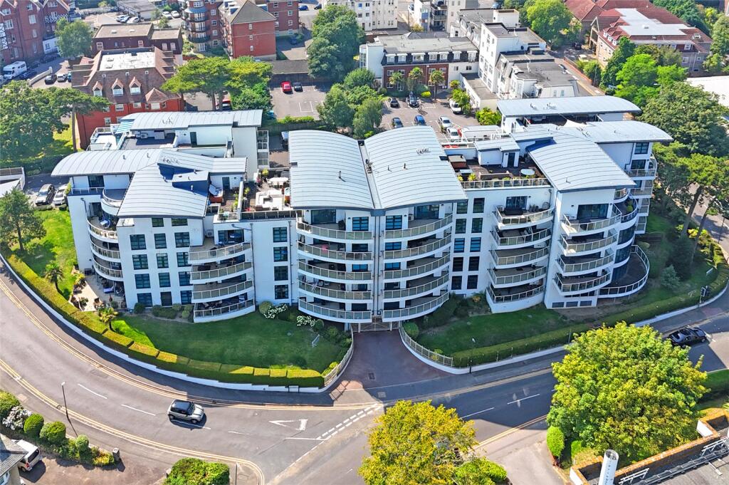 Main image of property: Boscombe Spa Road, Boscombe, Bournemouth, Dorset, BH5