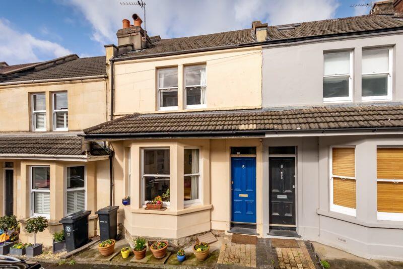 2 bedroom terraced house for sale in Berkeley Avenue BS7