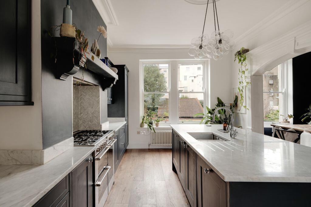 Main image of property: Royal Park | Clifton