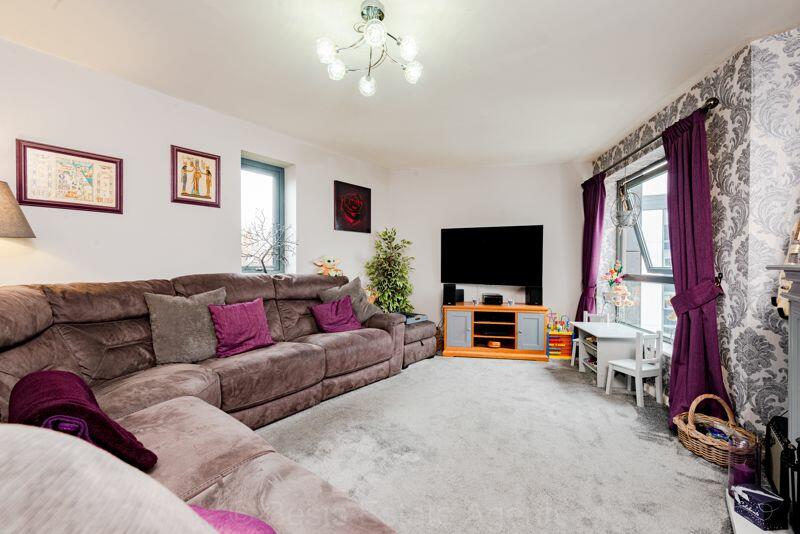 2 bedroom apartment for sale in The Decks, Runcorn, WA7