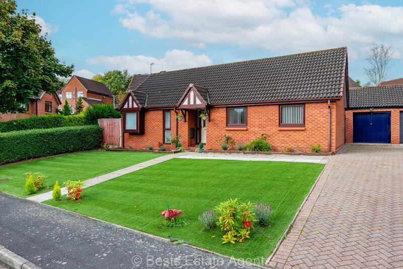 3 bedroom detached bungalow for sale in Adlington Road, Norton, Runcorn