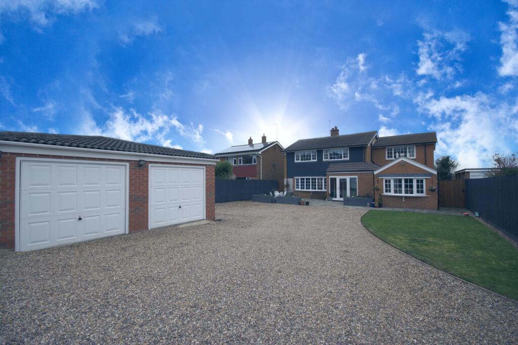 4 bedroom detached house for sale in Church Lane, Thrumpton, Nottingham, NG11