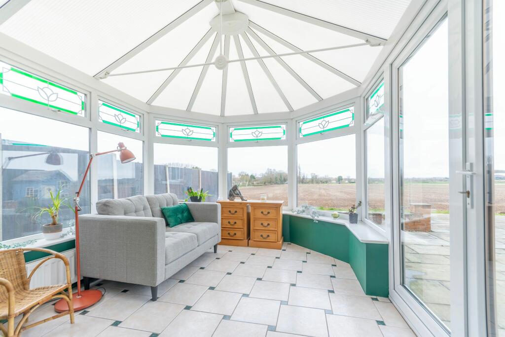 4 bedroom detached house for sale in Church Lane, Thrumpton, Nottingham, NG11