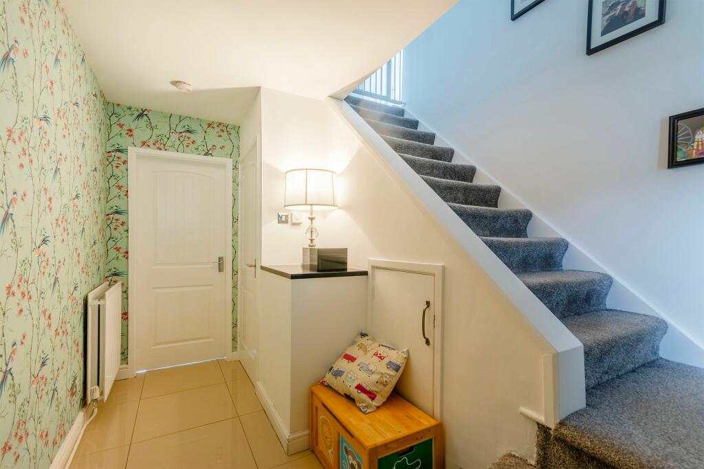 4 bedroom detached house for sale in Church Lane, Thrumpton, Nottingham, NG11