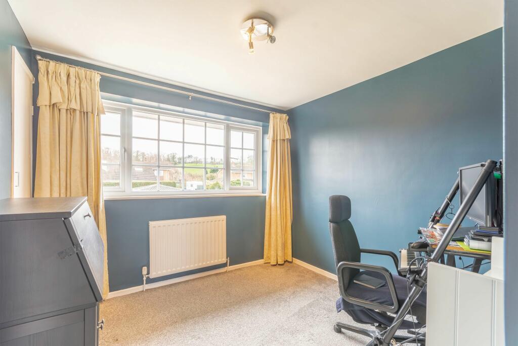 4 bedroom detached house for sale in Church Lane, Thrumpton, Nottingham, NG11