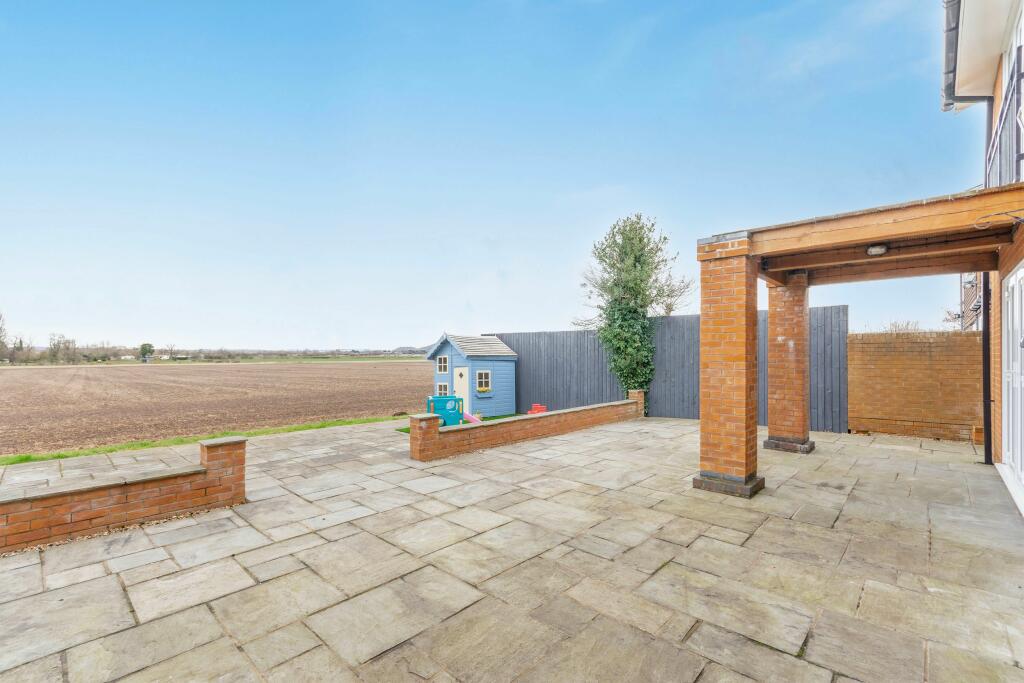 4 bedroom detached house for sale in Church Lane, Thrumpton, Nottingham, NG11