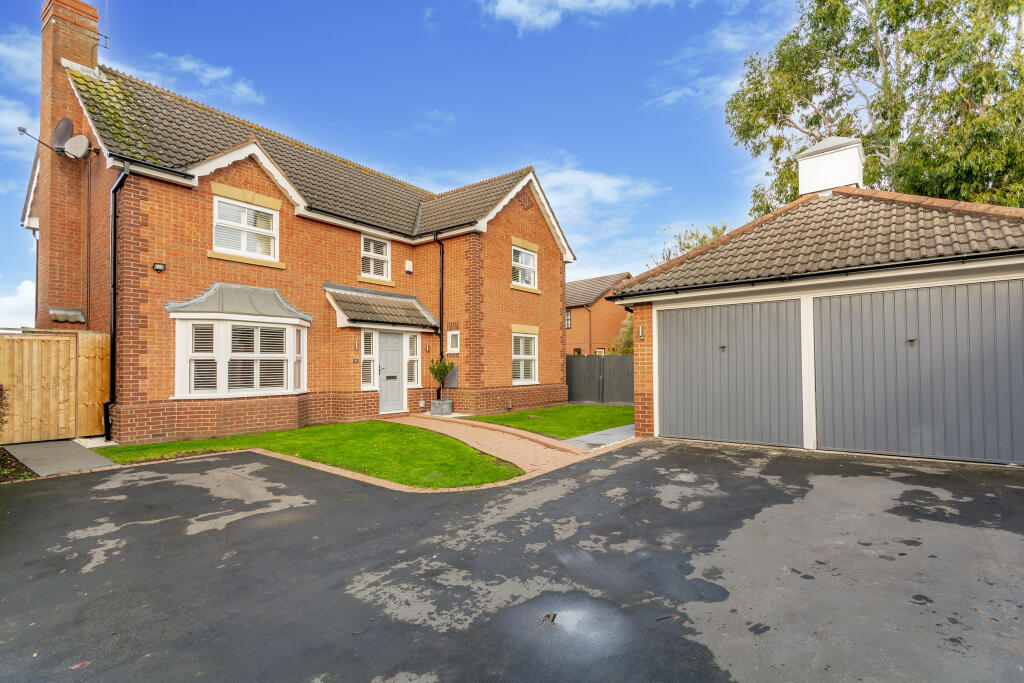 4 bedroom detached house for sale in Wasdale Close, West Bridgford