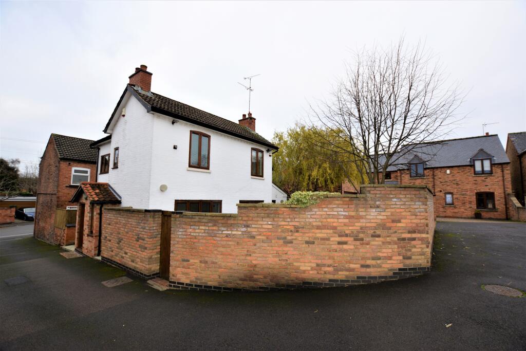 Main image of property: Bingham Road, Radcliffe-On-Trent, Nottingham, Nottinghamshire, NG12
