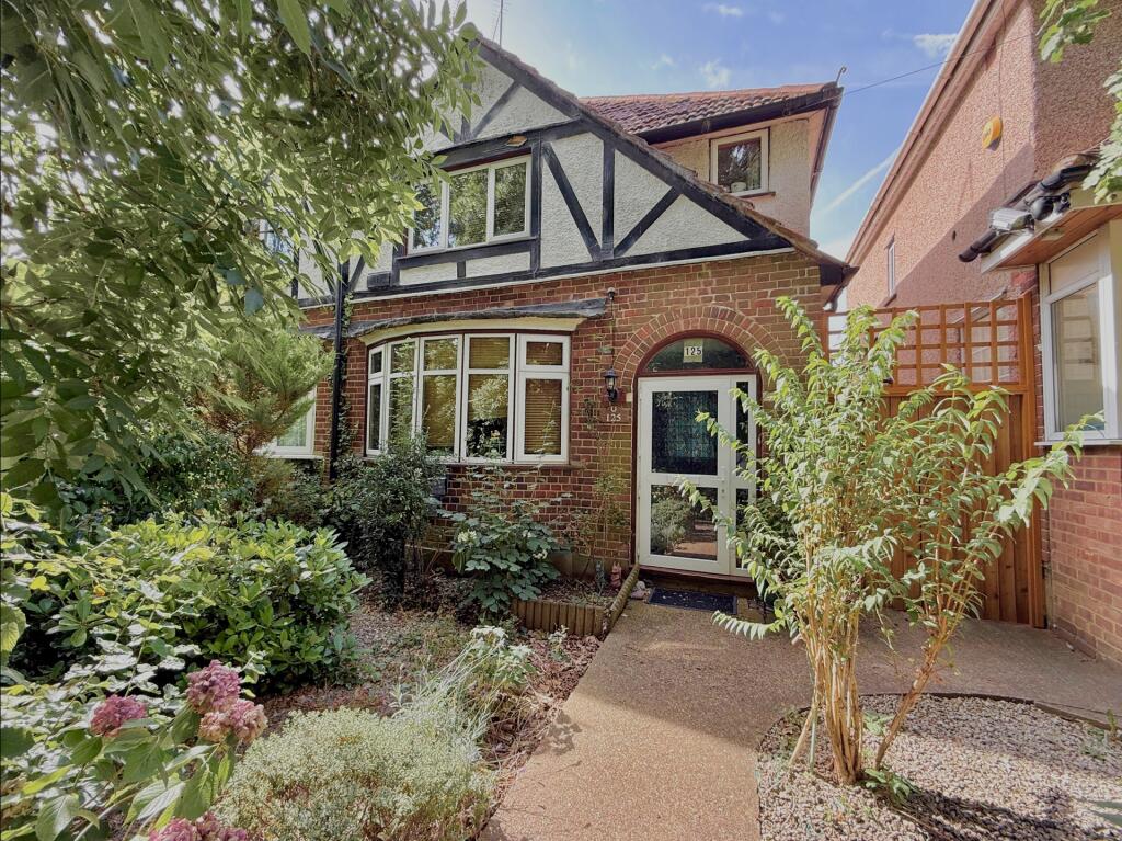 3 bedroom semi-detached house