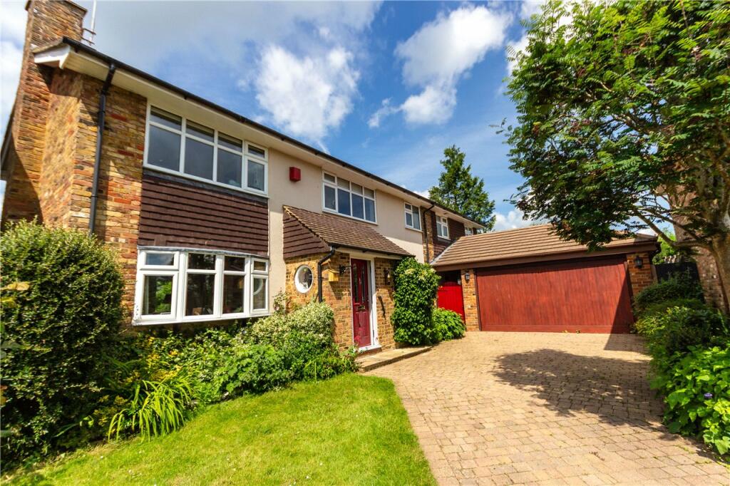 5 bedroom detached house for sale in Crecy Gardens, Redbourn, St