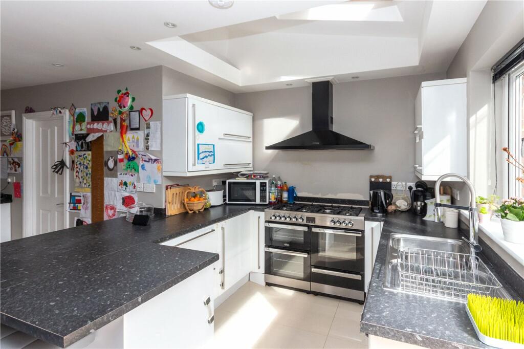 Additional property image - Lybury Lane, Redbourn, St. Albans, AL3