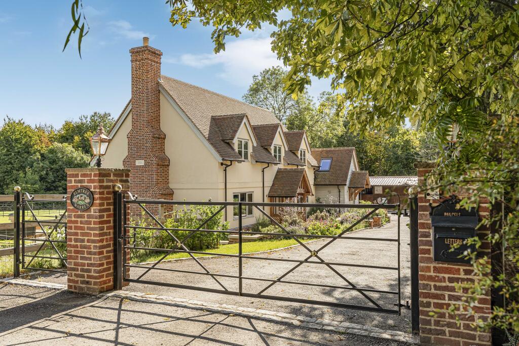 Main image of property: Elmtree Warren, Gaddesden Row, Hemel Hempstead, HP2