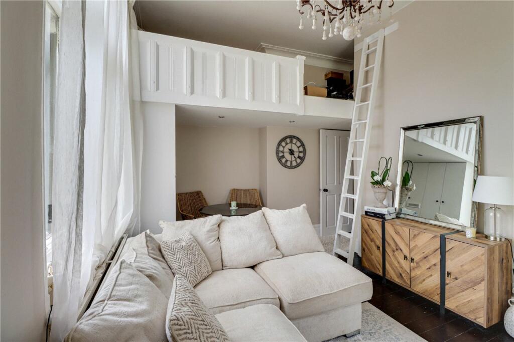 Additional property image - Hollybush Lane, Harpenden, Hertfordshire, AL5